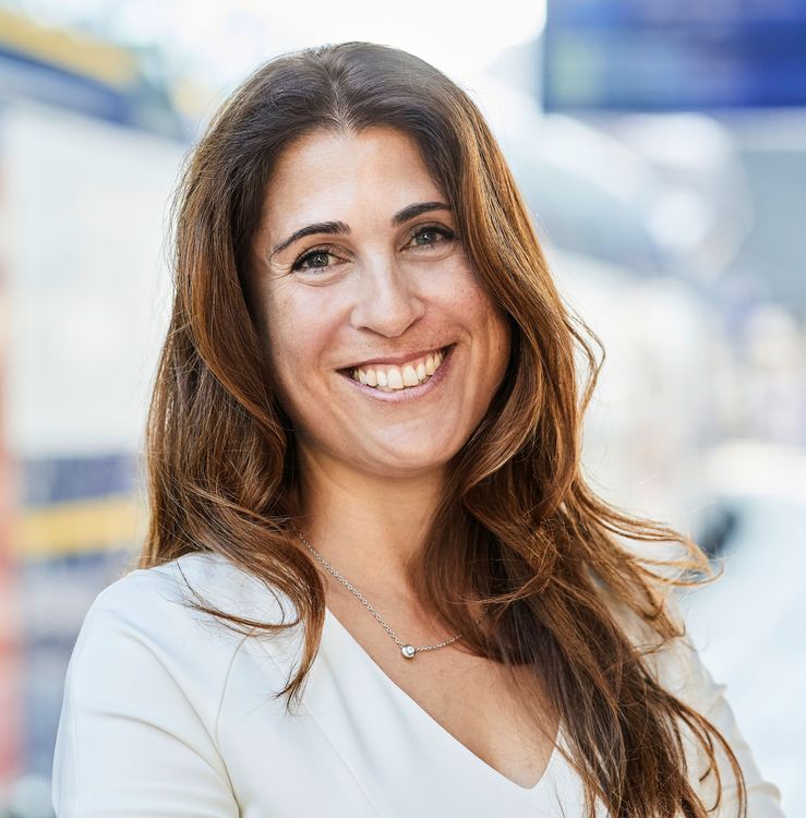 DALITH_STEIGER_KEYNOTE_SPEAKER_EXPERT_IN_ARTIFICIAL_INTELLIGENCE_SWISSCOGNITIVE_PORTRAIT_2021_001 - Kopie.jpg